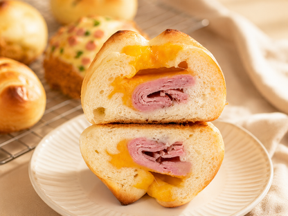 Smoke Ham and Cheddar Cheese Bun 芝士烟熏火腿面包