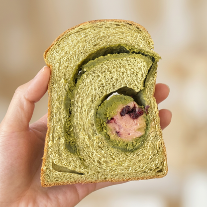 Matcha Cranberry Cheese Bread (抹茶蔓越莓乳酪吐司)