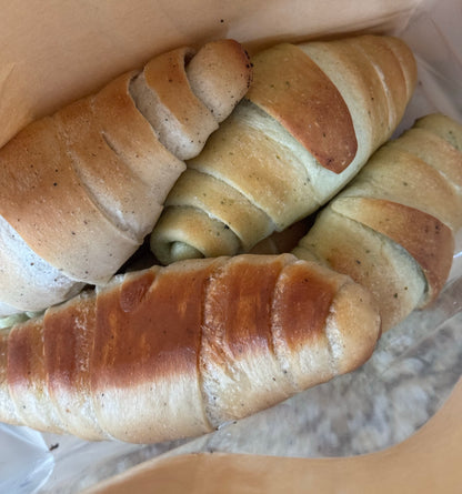 Black Truffle Cheese Sea Salt Roll (黑松露芝士海盐卷)